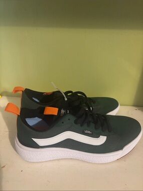 Vans UltraRange EXO Low-Top Sneakers Size 6.5 Men New with tags